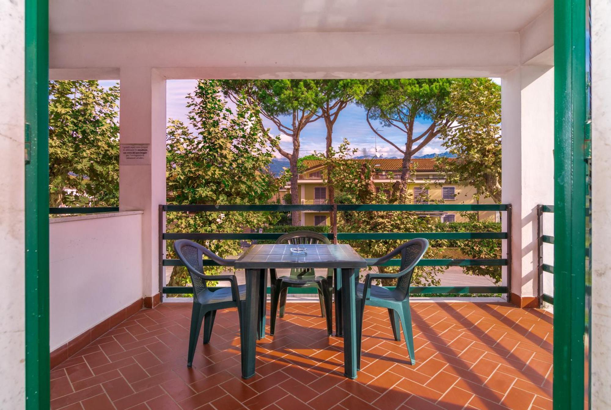 Hotel Eura Marina di Massa Exterior photo