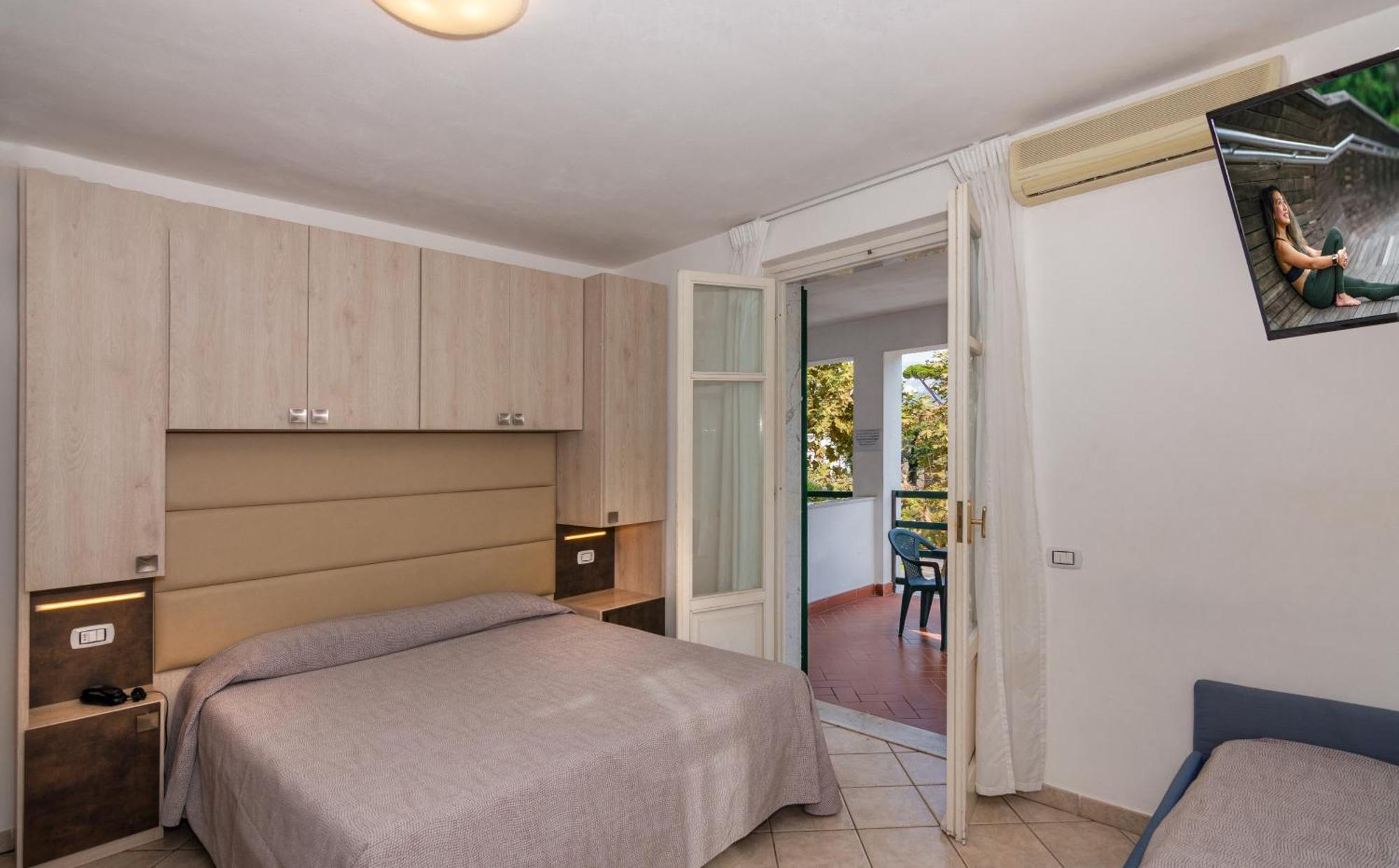 Hotel Eura Marina di Massa Exterior photo